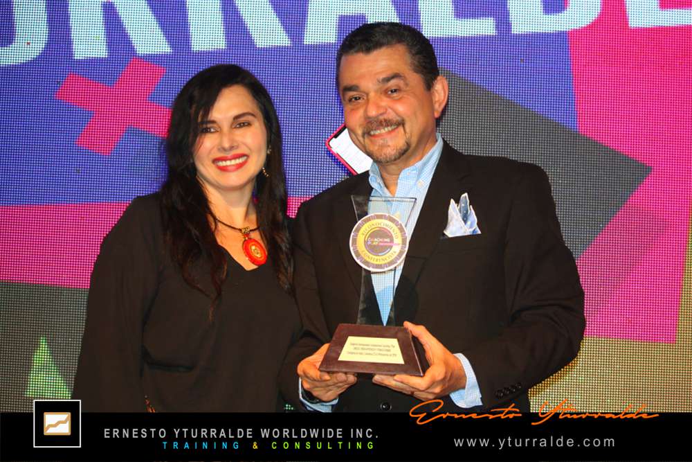 Ernesto Yturralde reconocido por Coaching-Play por su impacto en el Aprendizaje Experiencial